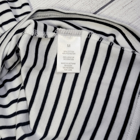 Westport striped Dk blue & white with Crochet short sleeve women's size Med - Picture 10 of 11